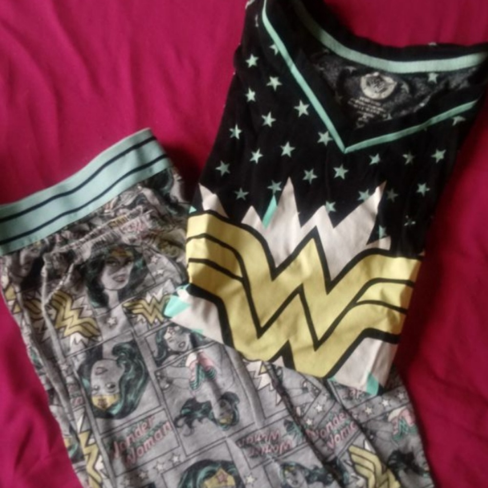 Wonder Eoman Pajama Set